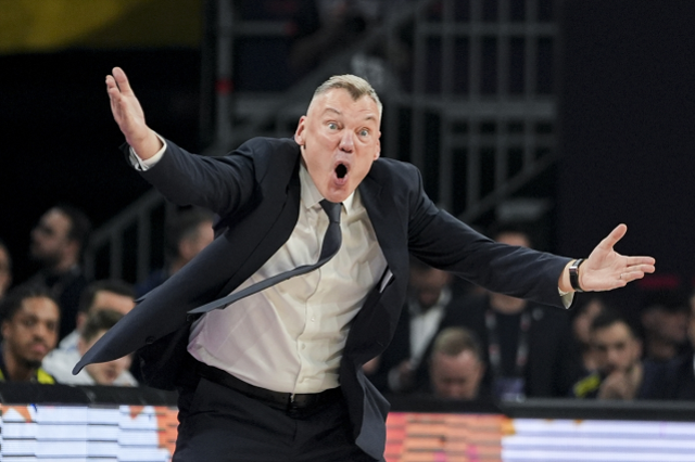 Sarunas Jasikevicius yonetimindeki Fenerbahce Beko kupayi kazandi