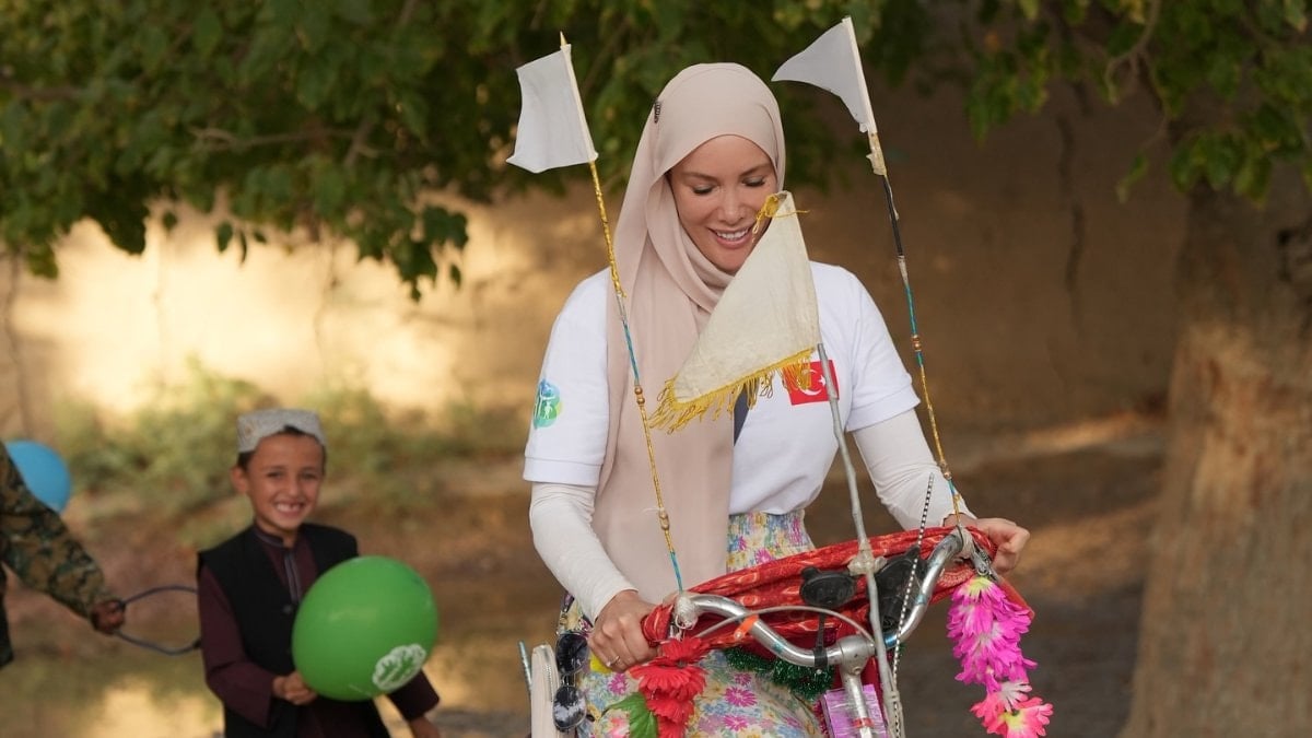 Gamze Özçelik, oğlu Murathan’ın 16. yaşını kutladı ve paylaşım yaptı