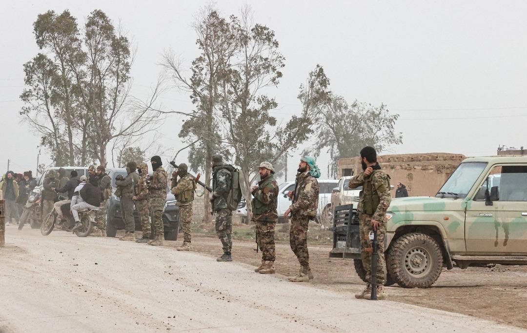 Şam yönetimi Haseke de: Suriye bayrağı göndere çekildi 1