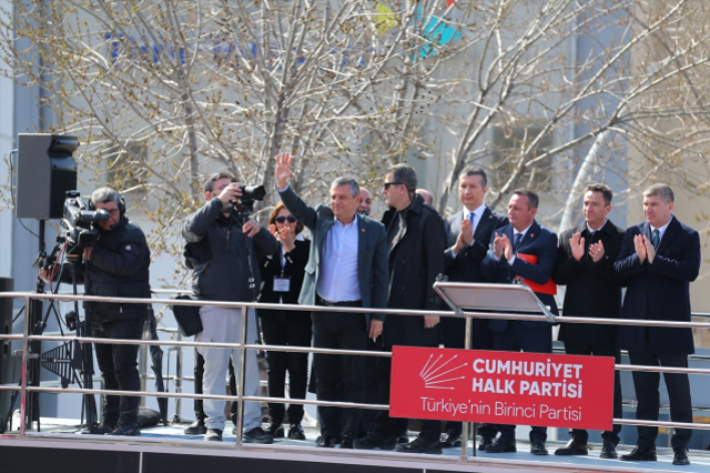 Mitingdeki sözleri nedeniyle Özgür Özel'e soruşturma