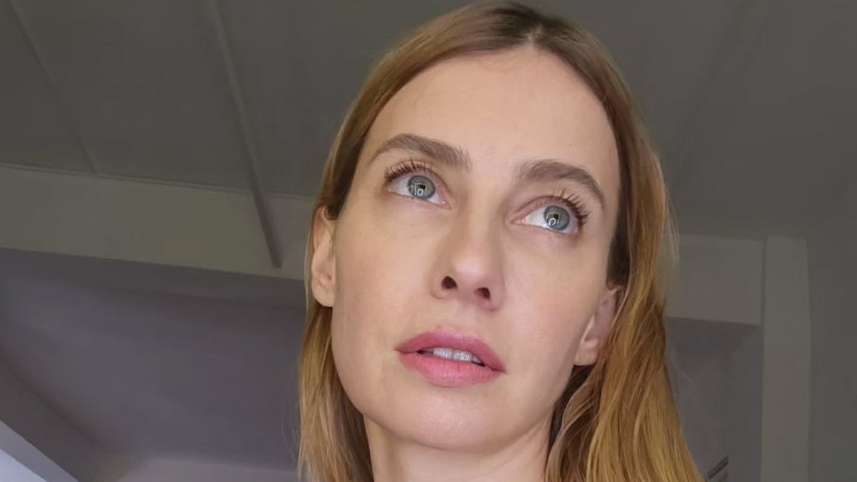 Tuba Ünsal ilişkilerinde kendini yıprattığını anlattı